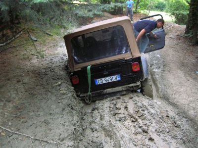 mud che auto-evacua dalla jeep 
